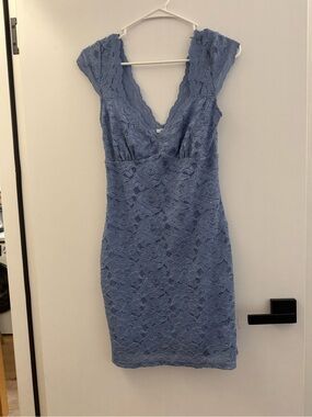 Kimchi Blue Dusty Blue Lace V-Neck Midi Dress